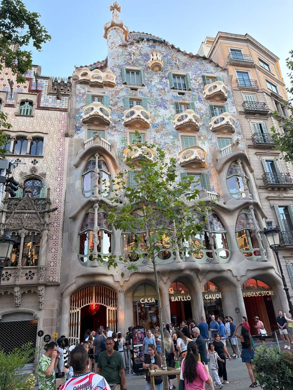 Up close with Passeig de Gràcia's Modernista facades