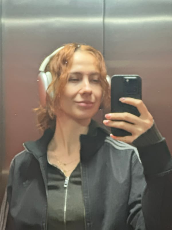 Person takes elevator selfie in Novi Sad