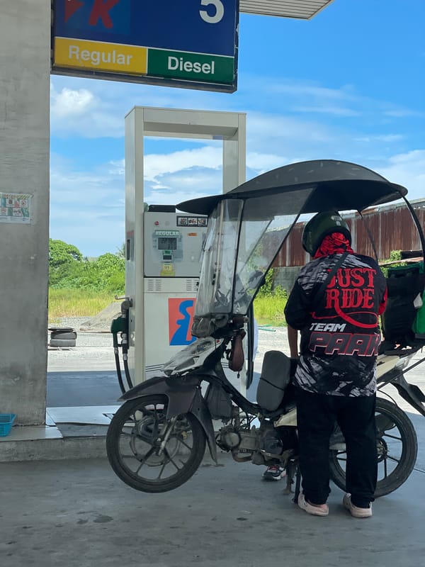 Five minutes of street life and local landmarks in Davao City