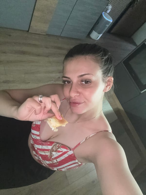 Family breakfast with twins documented in Plovdiv home