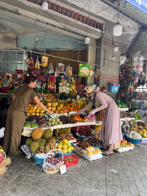 Early morning street market scenes documented in Nha Trang
