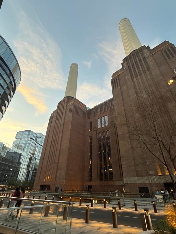 Decorated green elephant sculpture spotted in London shopping center