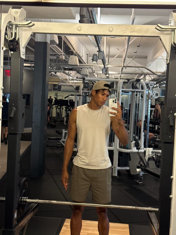Man takes gym selfies in West Hollywood fitness facility
