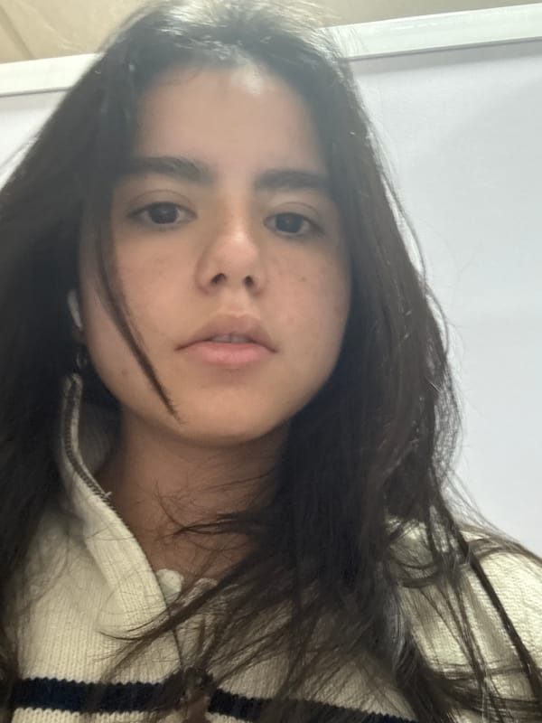 Personal portraits and fashion details documented in Metepec