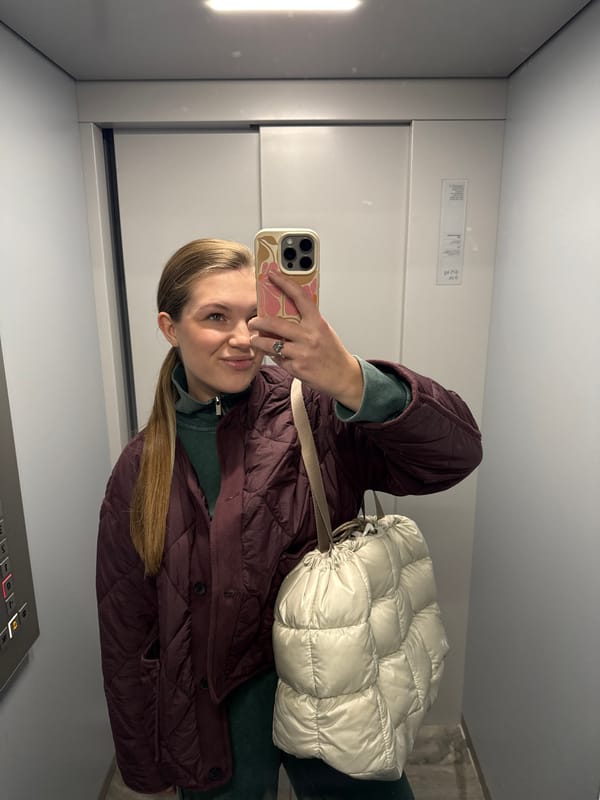 Woman documents breakfast routine with selfies in Belgrade suburb