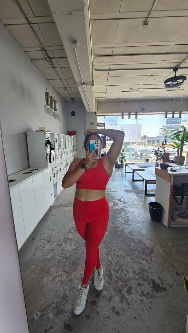 Woman documents daily moments across Puebla locations Tuesday afternoon