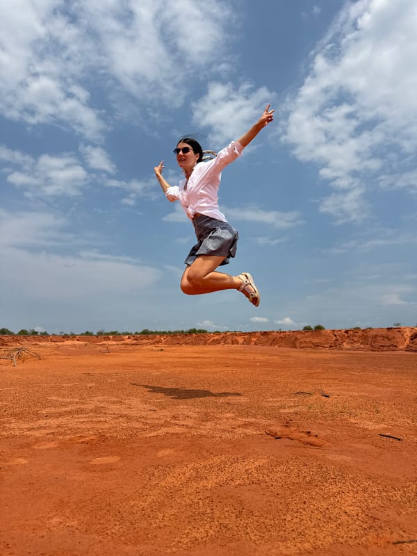 Photo session at Mui Ne's red sand dunes