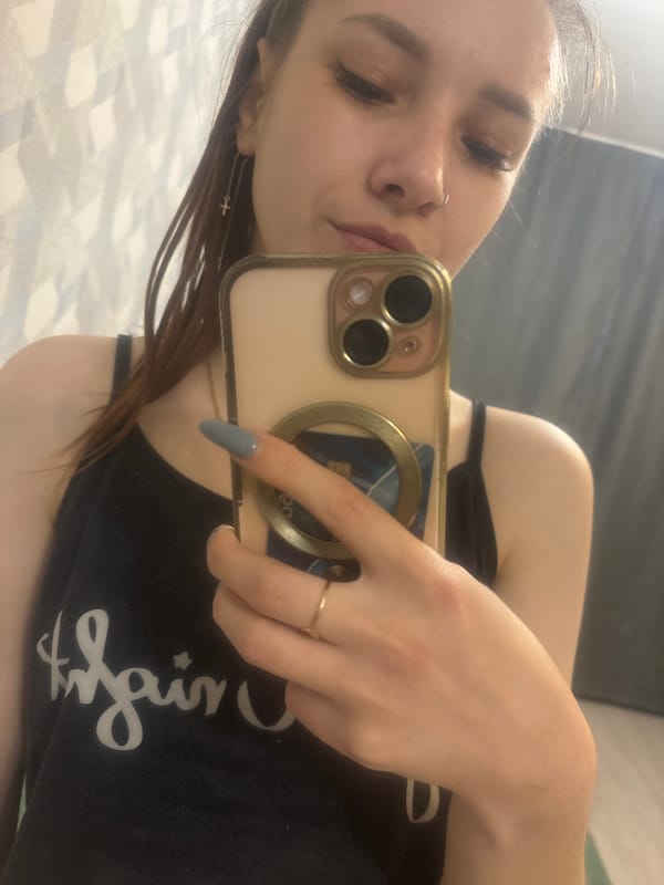 Casual personal snapshots from a Kirov apartment, June evening