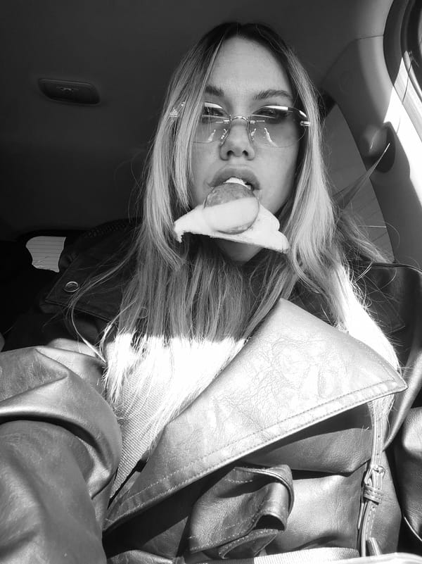 Woman and girl spotted in car during morning in Izhevsk