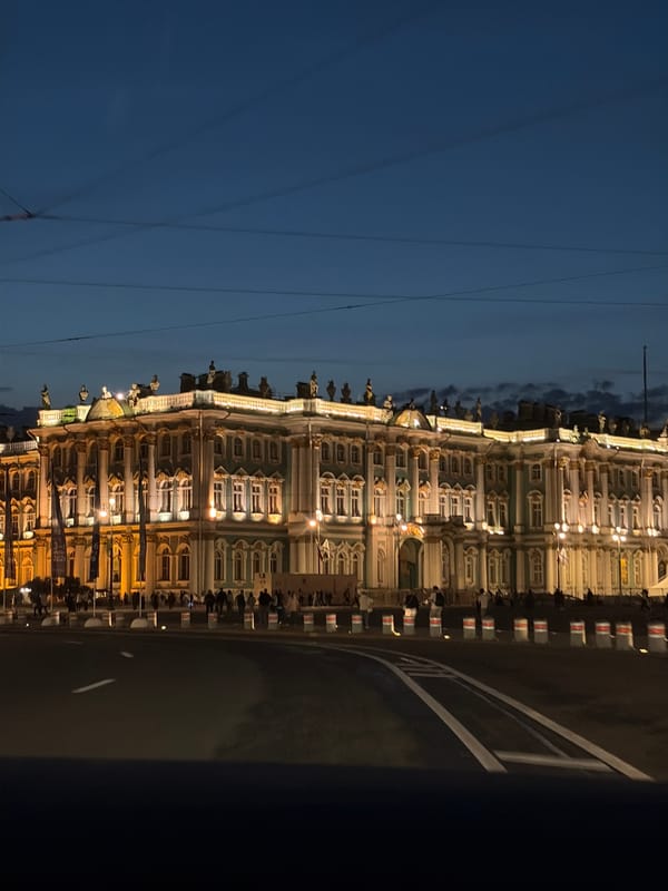 Evening tour captures illuminated Saint Petersburg landmarks and streetscapes