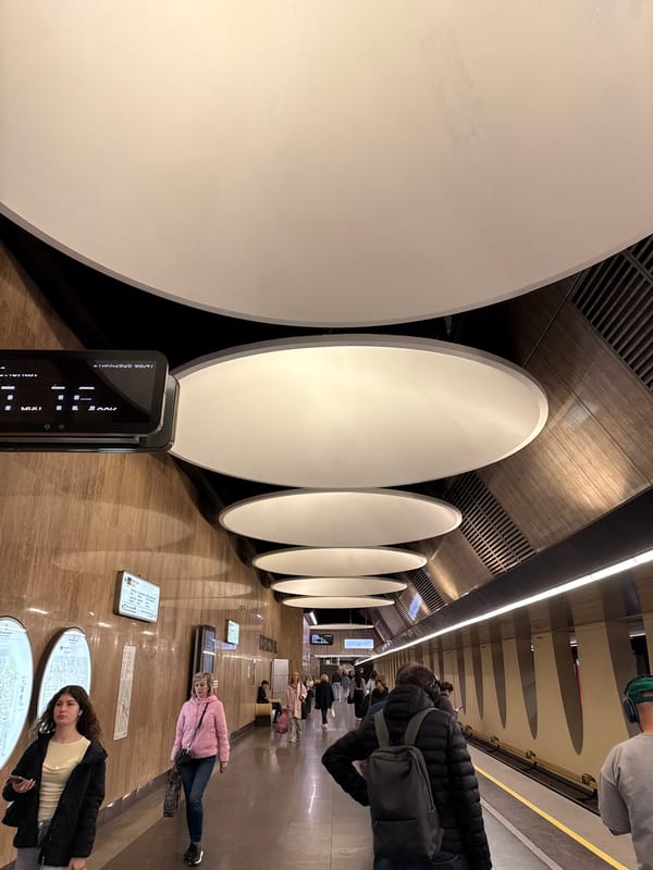 Morning commute documented across two Moscow metro stations