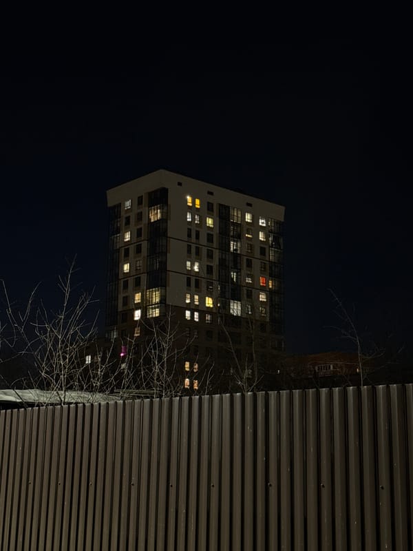 Nighttime urban scenes and winter portraits in Izhevsk