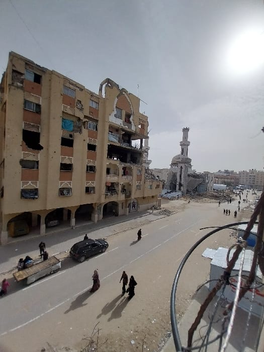 Witness documents war-torn Khan Yunis residents amid widespread destruction