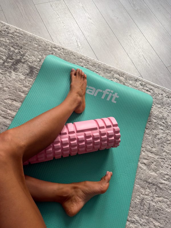 Morning yoga session documented in Kazan, Russia