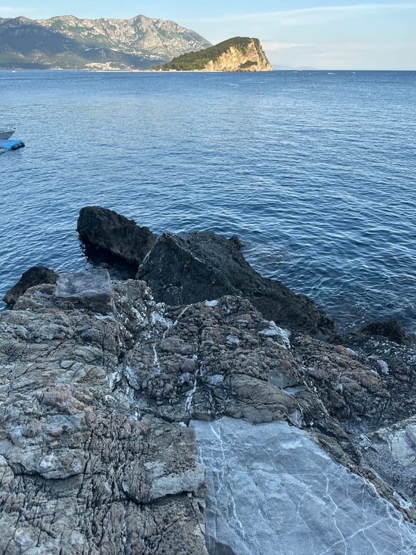 Afternoon scenes from Budva's coast and karaoke venues documented