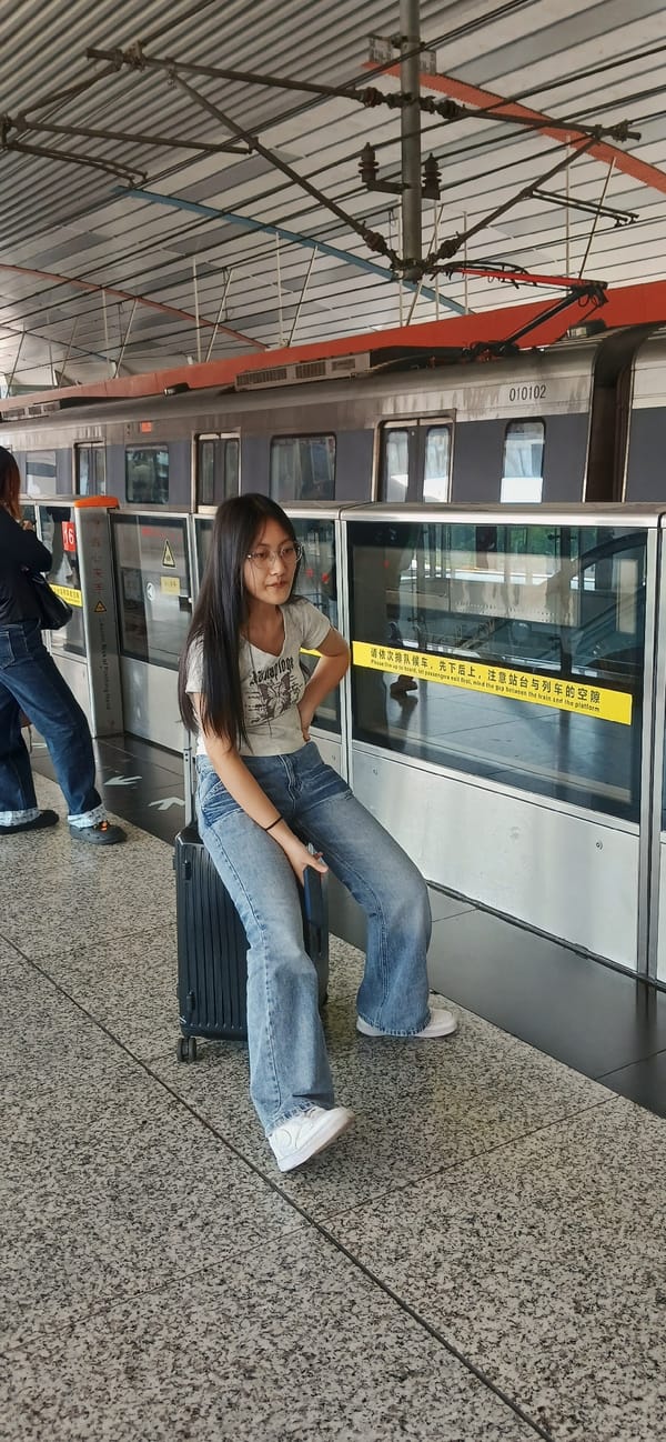 Morning life documented across Chongqing High-tech Zone