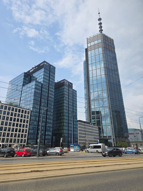 Warsaw city center documented over 6 minutes by witness