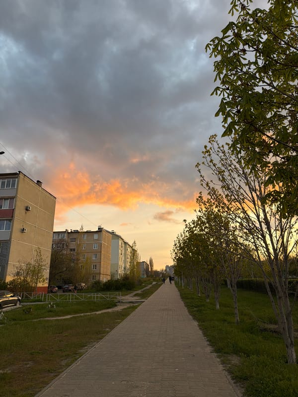 Spring evening moments captured across Kamyshin, Russia parks and walkways