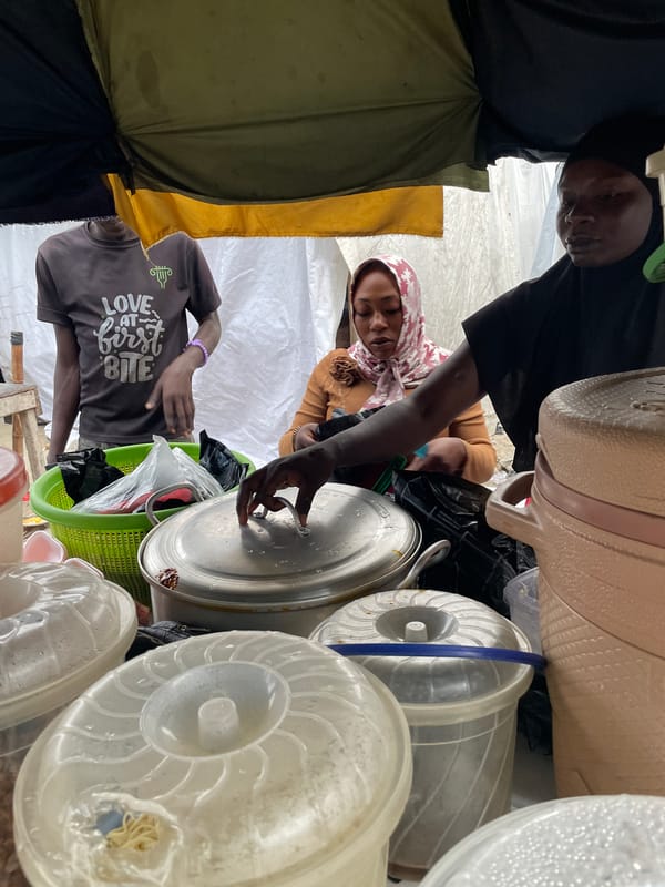 Street food, construction, and everyday life in Ilado
