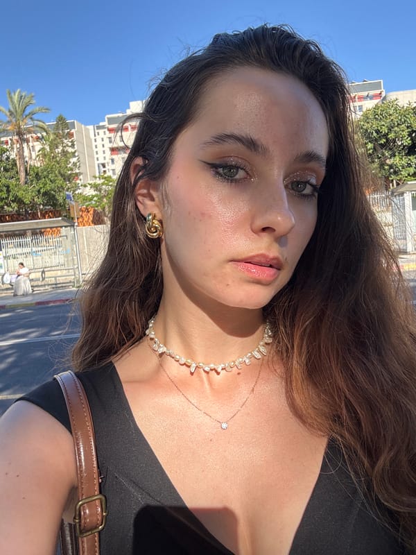 Casual moments captured across Tel Aviv on sunny afternoon