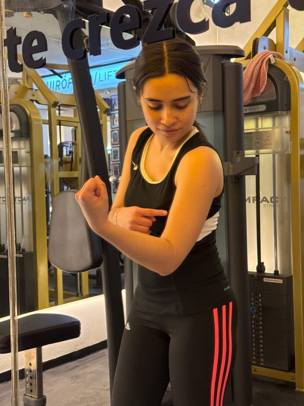 Evening workout session documented at Puebla gym