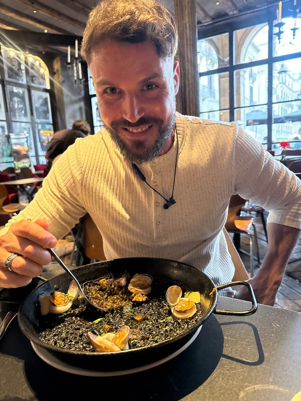 Street musicians perform amid everyday Barcelona afternoon scenes