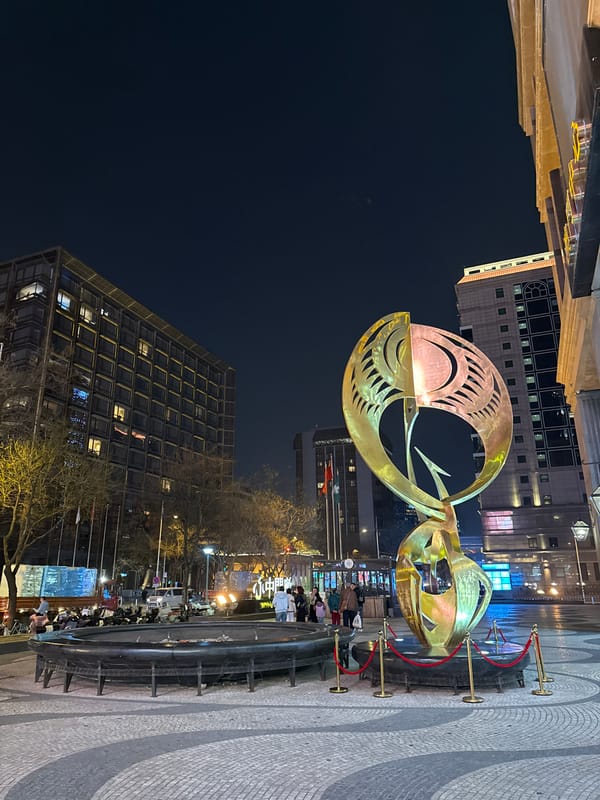 Urban scenes and displays documented in Dongcheng District