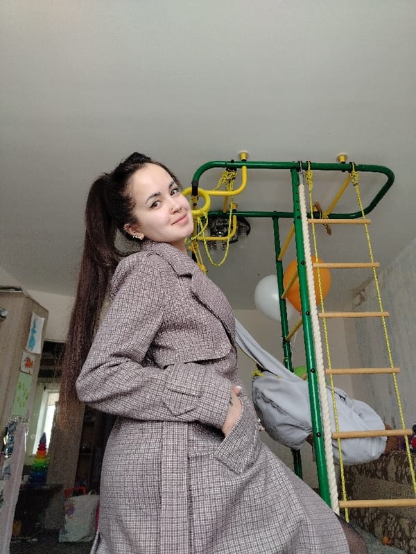 Morning domestic life documented across snowy Russian town