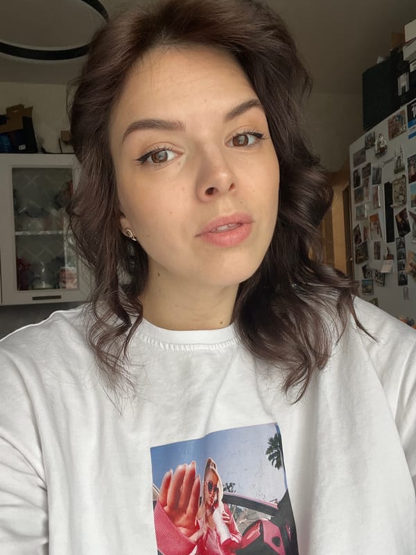 Morning selfies and tabby cat captured in Shushary home