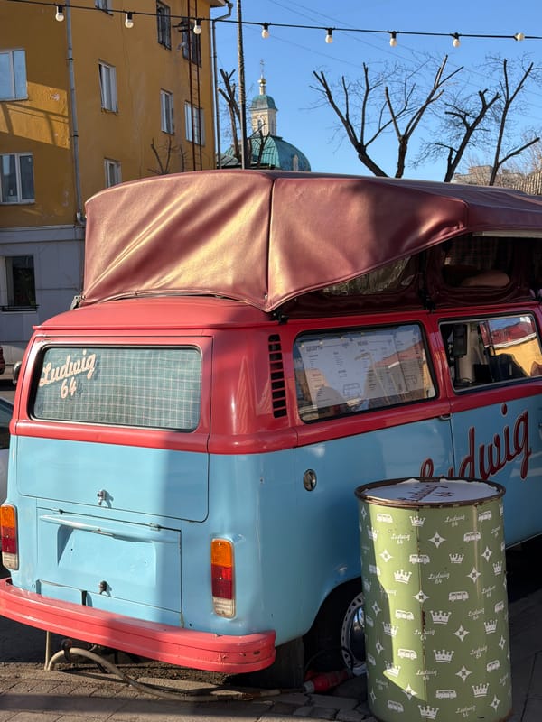 Vintage food truck spotted on Krasnoyarsk street