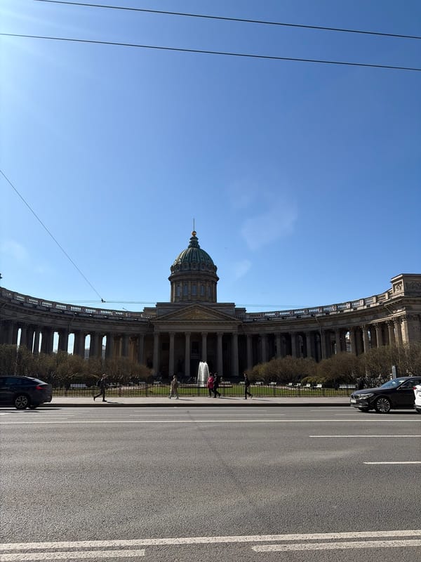 Tourist captures sunny morning scenes around Saint Petersburg's Kazan Cathedral