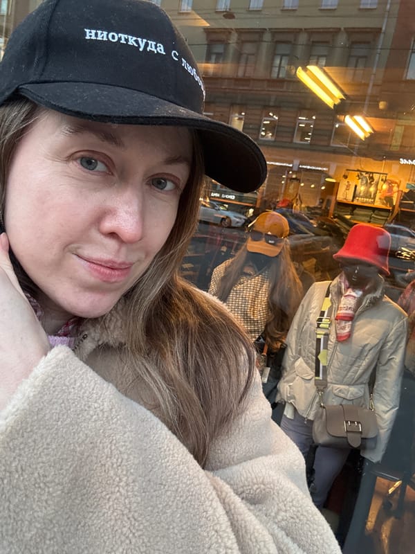 Everyday moments captured across Saint Petersburg city center