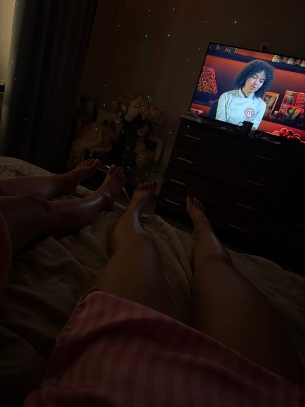 Chill evening at home in Zaporizhzhia: cat, projector lights, TV