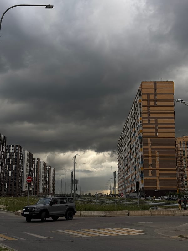 Storm rolls into a Moscow-area residential neighborhood