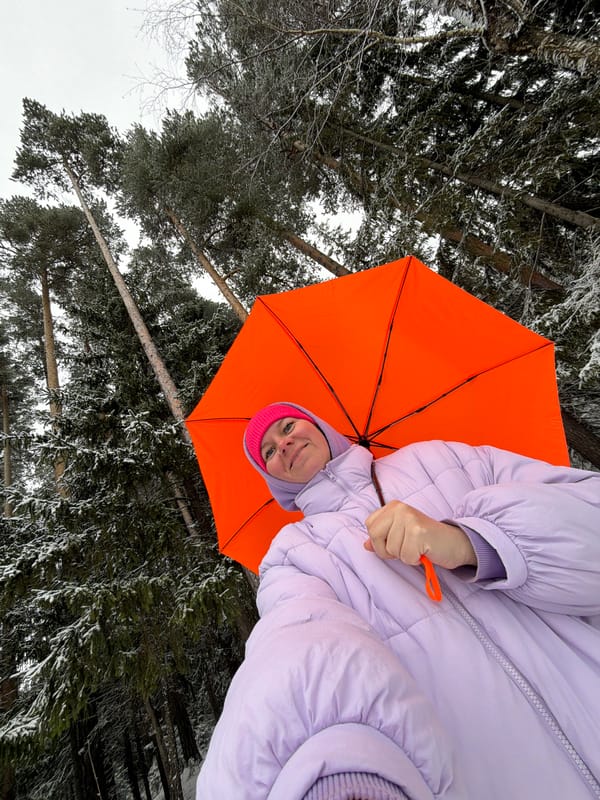 Woman documents Friday morning crochet session in Chaikovsky, Russia