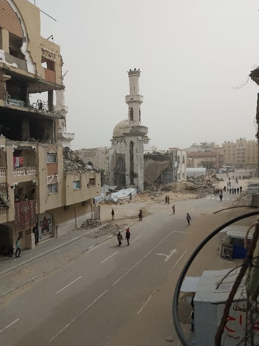 Daily life continues amid extensive damage in Khan Yunis