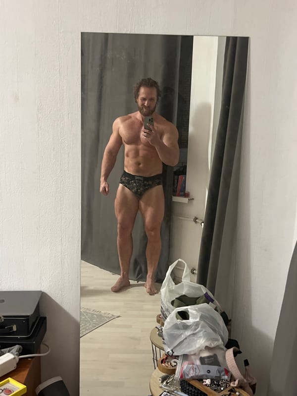 Man documents workout routine and pets in Saint Petersburg