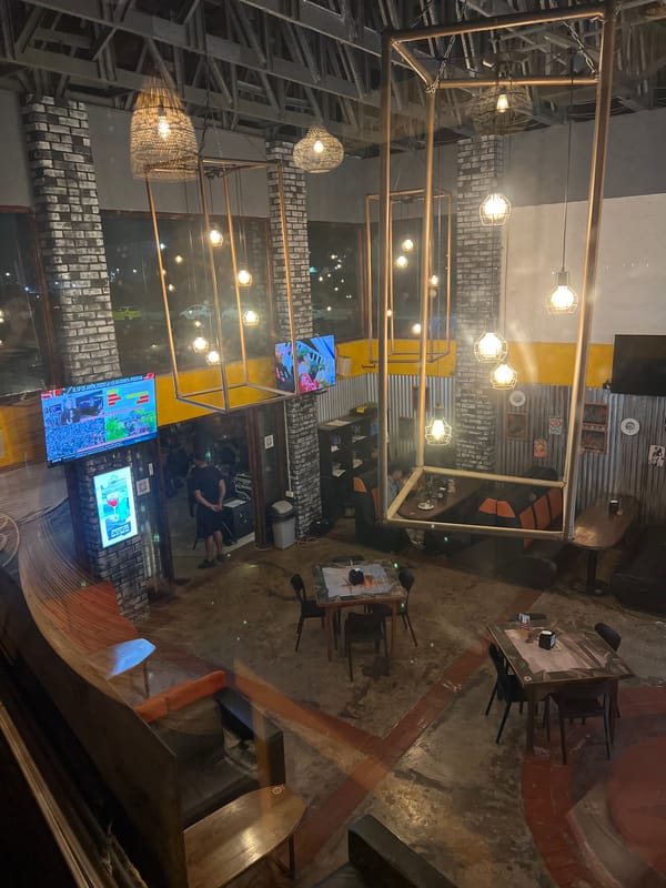 Live music and cocktails at Arica seaside bar