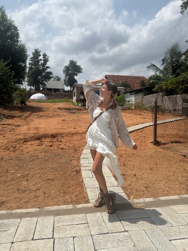 Sunny afternoon stop in Mũi Né — sun-gazing and a dog encounter