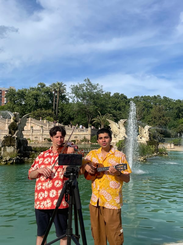 Street performers entertain crowds at Barcelona's Ciutadella Park