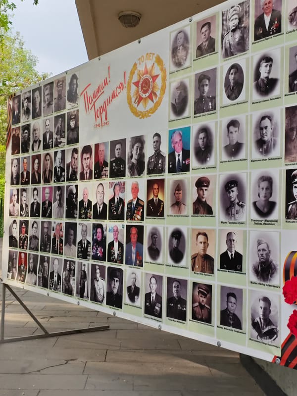 Spring day documented across Pyatigorsk parks and memorials
