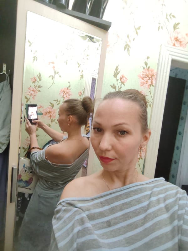 Woman documents quiet morning routine in rural Russia