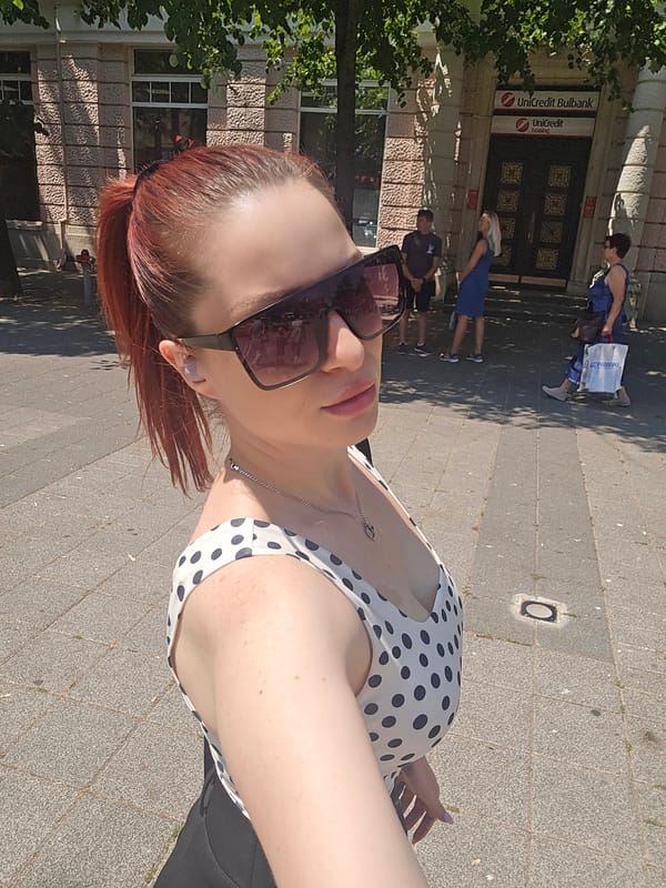 Selfie moment in Burgas, polka dots and summer shades