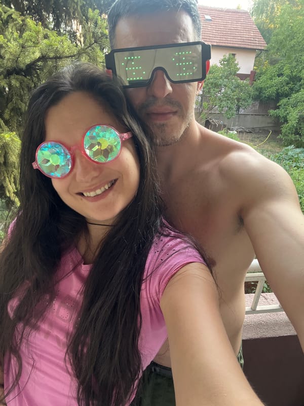 Selfie session in Sofia doubles as eyewear promo content
