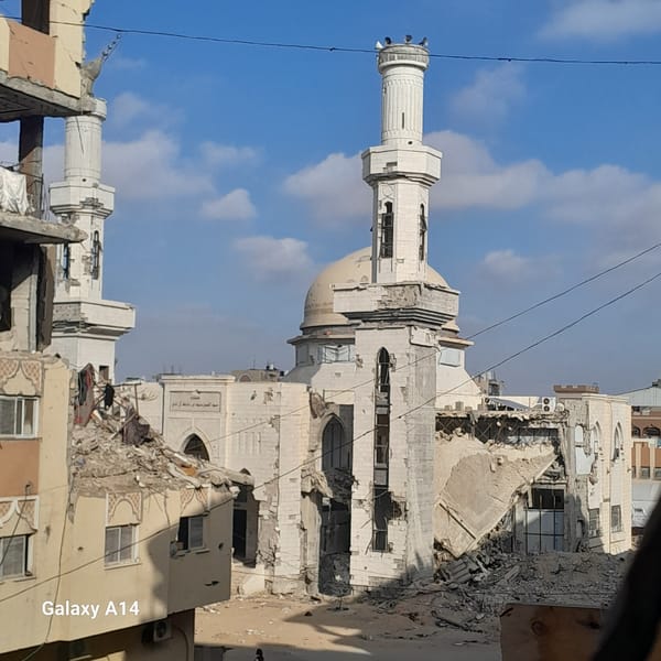 Daily life amid widespread destruction in Khan Yunis