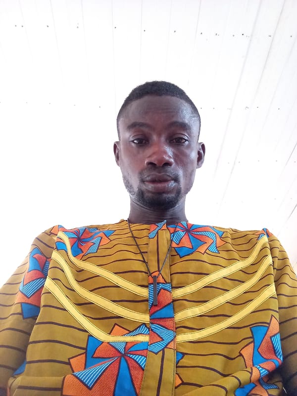 Man in patterned olive shirt observed in Zango-ndaji, Nigeria