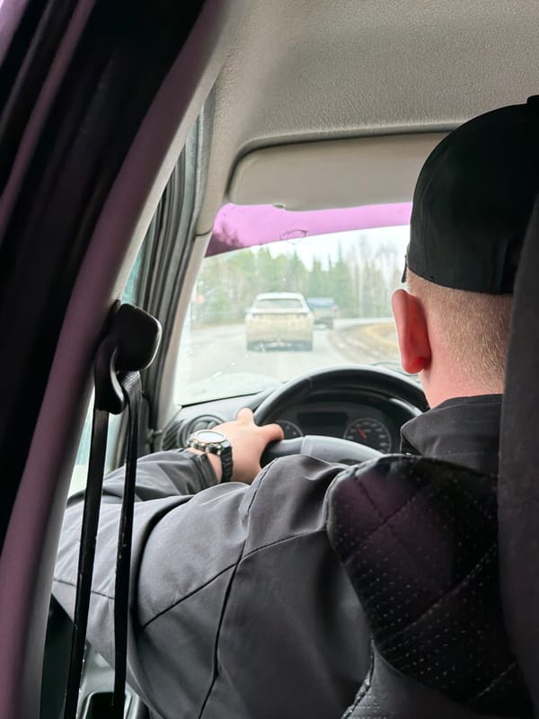 Driver in black cap observed in vehicle near Забегалово