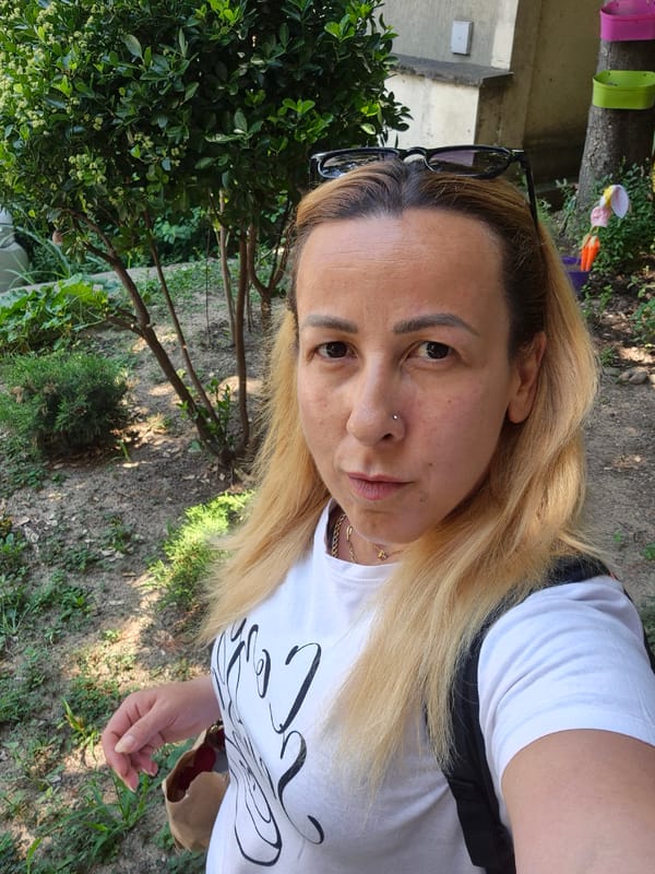Morning snapshots: selfies, a couch, a plant, and a treadmill note