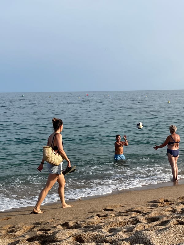 Lazy Tuesday afternoon on Canet de Mar's beach