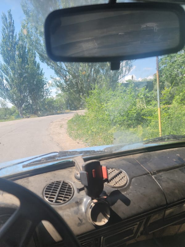 Brief car journey documented through Pereshchepyne, Ukraine
